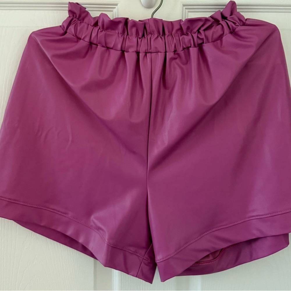 HIGH WAIST FAUX LEATHER SHORTS PINK MAGENTA SIZE M PARTY FESTIVAL Y2K TREND - Picture 3 of 8